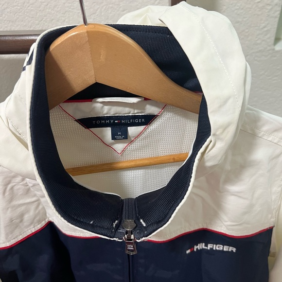 •LIKE NEW•TOMMY HILFIGER Jacket - Picture 9 of 15